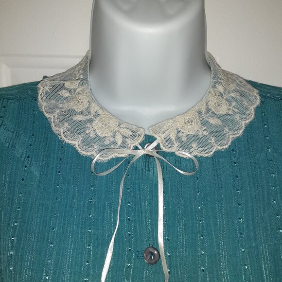 1980 Lace Collar w/Bow * Teal Green * Short Sleeve Silky Blouse * Vintage * EUC - Picture 2 of 5
